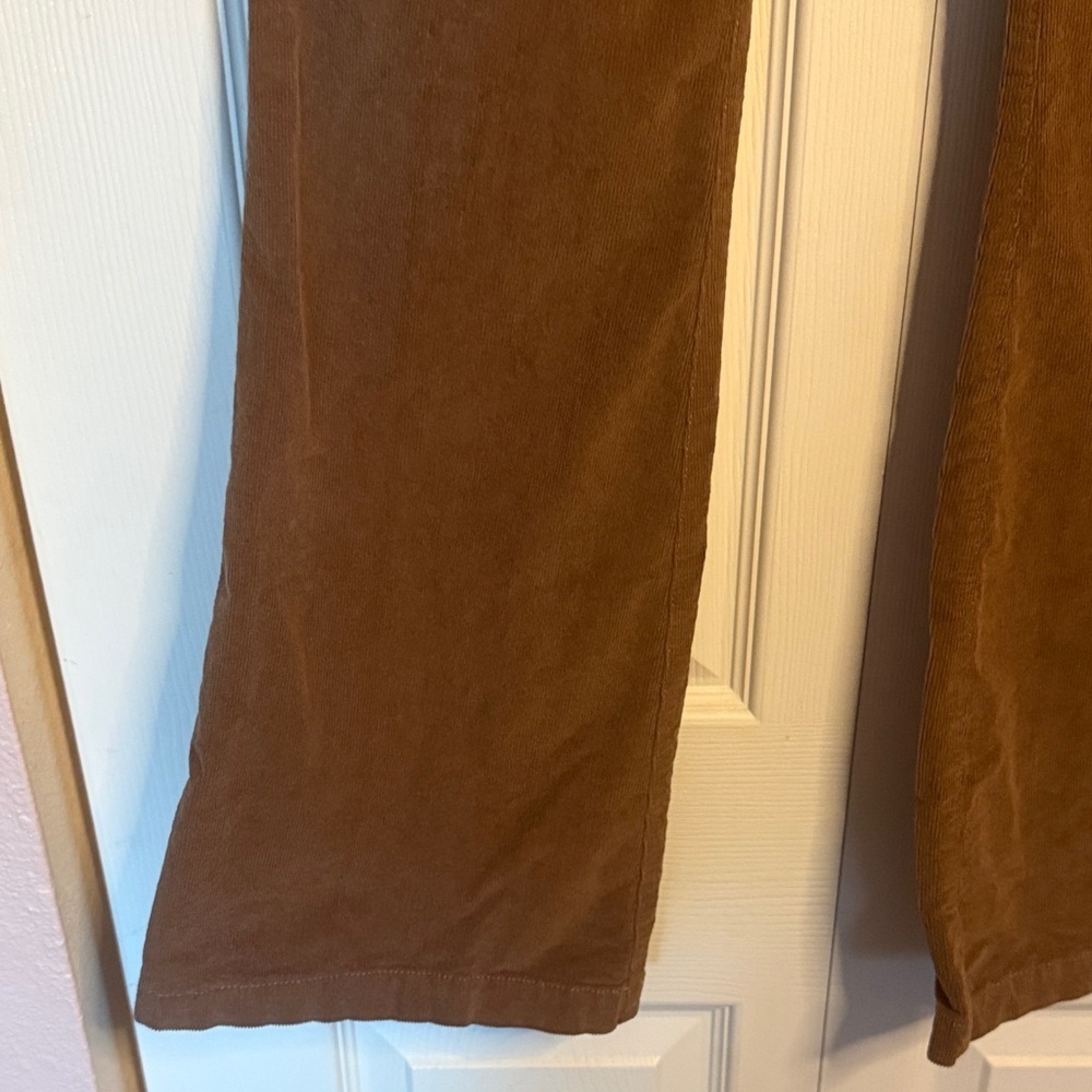 Hollister High-Rise Brown Corduroy Flare Pants size 13R - Picture 4 of 7